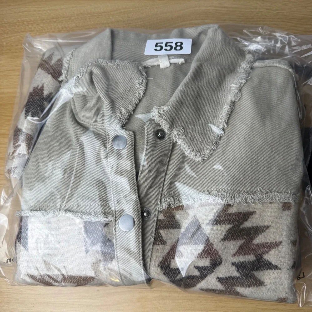 Mystree Southwestern Aztec Print Shacket Womens Small Frayed Hem Cowgirl Rustic